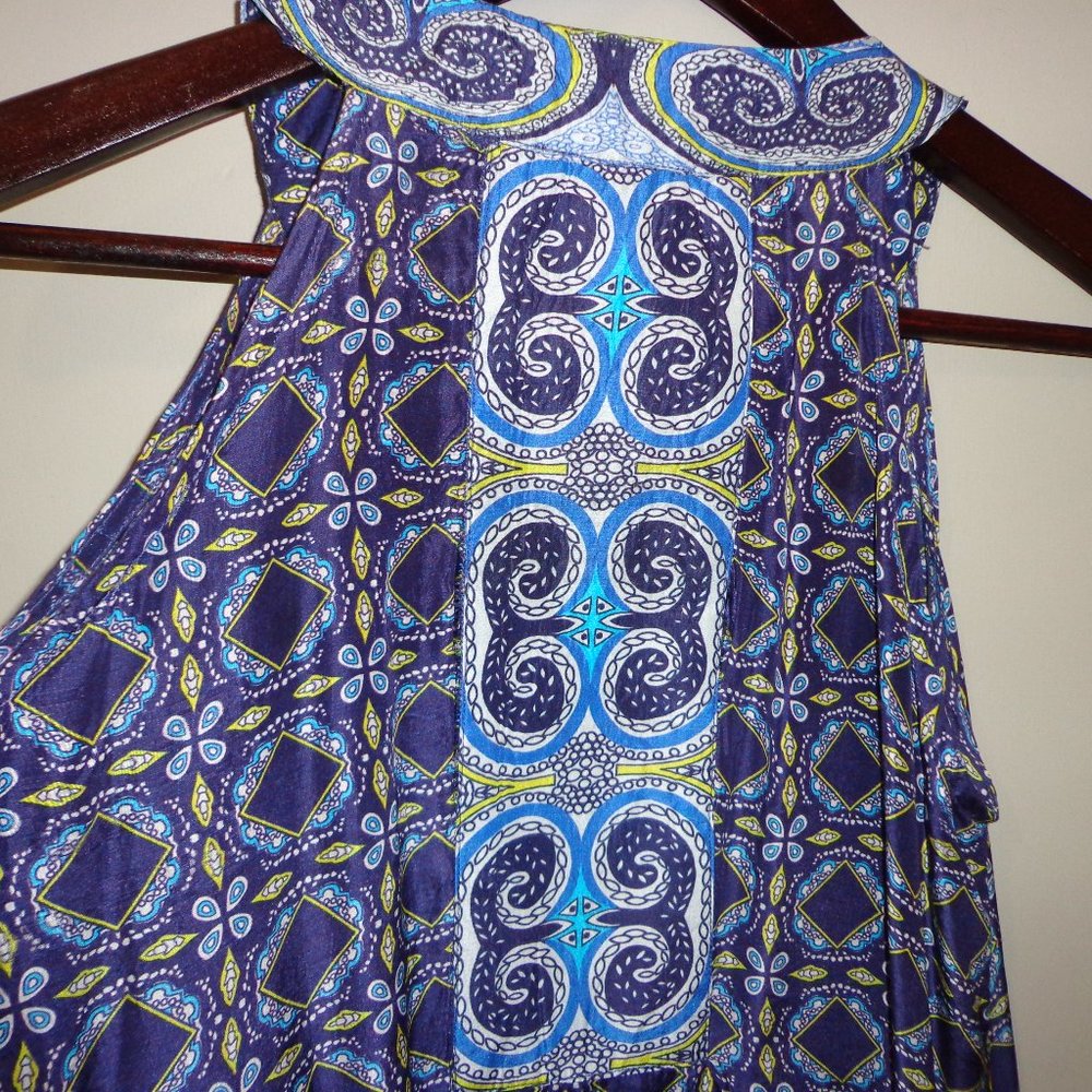 FIRM NWOT Sundance Plaza Sweet Dress 2 Blue Multi Sleeveless V-Neck